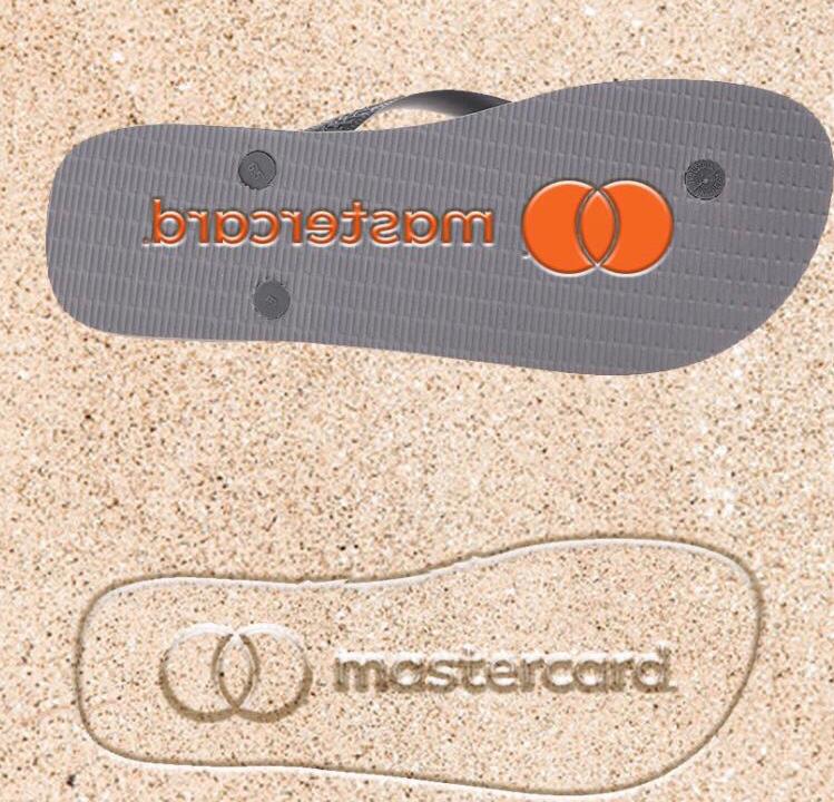 Mastercard — homokba nyomó papucs